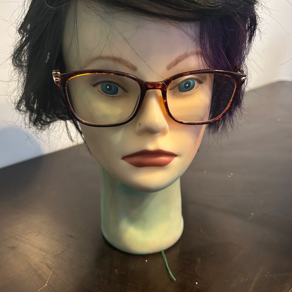 Tortoiseshell Eyeglass Frames - Classic Style cle… - image 3